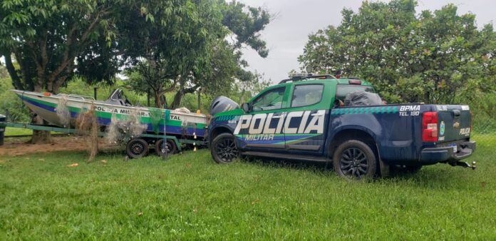 PMA de Dourados apreende 8 redes de pesca e 104 anzóis de galho nos rios Brilhantão e Ivinhema na operação Carnaval e solta peixes presos aos petrechos