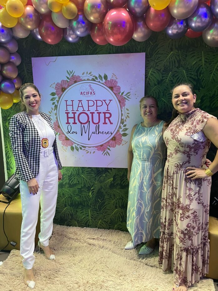 POLÍCIA CIVIL Realiza Palestra e participa do “Happy Hour das Mulheres”