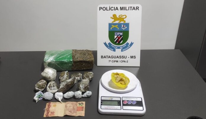 Polícia Militar apreende menor e prende mulher pelo crime de tráfico de drogas em Bataguassu