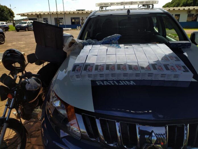 Polícia Militar apreende peças de veículo e aparelhos celulares transportados em motocicleta