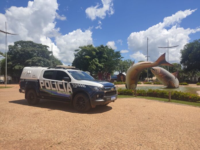 Polícia Militar em Bonito conduz agressor de violência doméstica