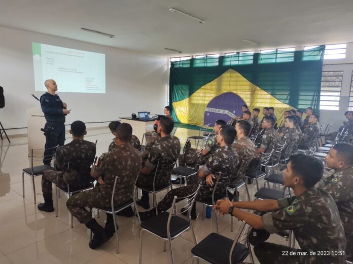 Polícia Militar realiza palestra no 47º BI em Coxim.