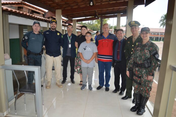 Comandante do 5º BPM participa da solenidade alusiva ao Dia do Exército no 47º Batalhão de Infantaria de Coxim