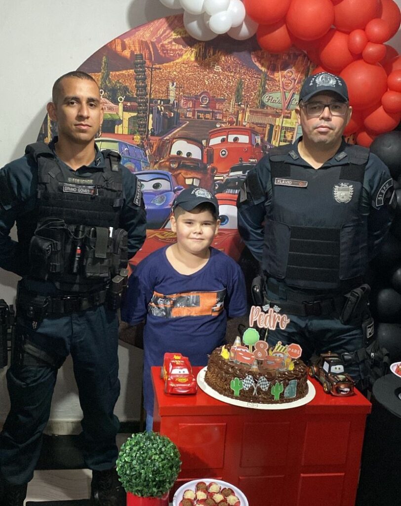 Polícia Militar participa de aniversário de Fã em Sonora