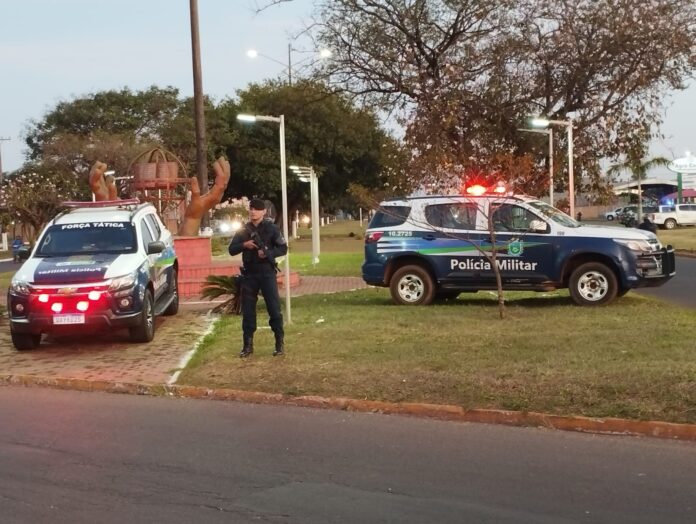 Polícia Militar prende mulher que desferiu golpes de facão no pescoço de seu amásio