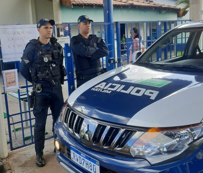 Polícia Militar proporciona mais segurança com policiamento nas escolas de Cassilândia.