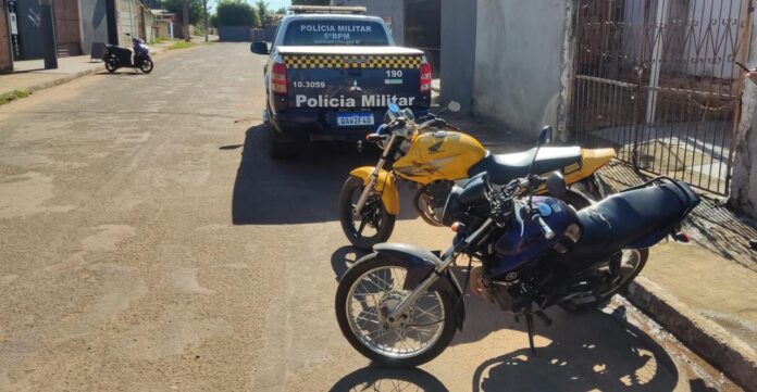 Polícia Militar realiza blitz e apreende motos irregulares em Coxim