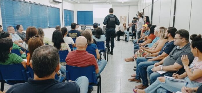 Polícia Militar realiza palestra na Secretaria de Educação Municipal de Dourados sobre Ações Preventivas e Agressor ativo nas escolas