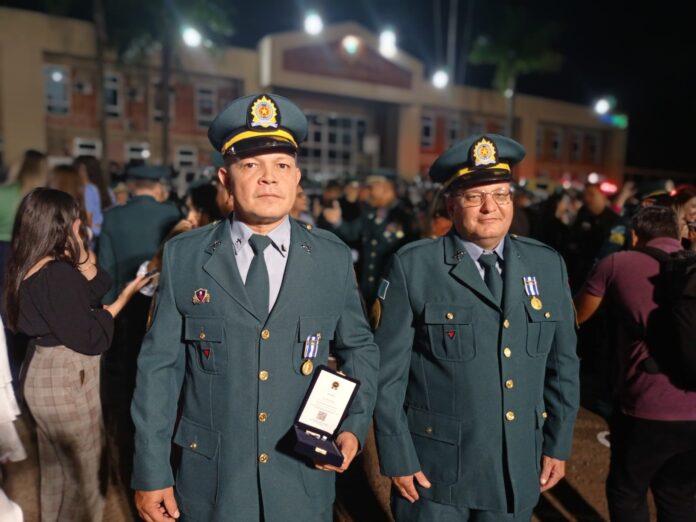 Policiais Militares  do 13º Batalhão recebem Medalha Tiradentes da Polícia Militar