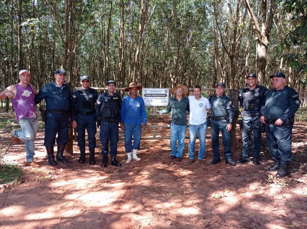 Primeiras placas de Monitoramento do Policiamento Rural são instaladas pela Polícia Militar na região de Paranaíba/MS.