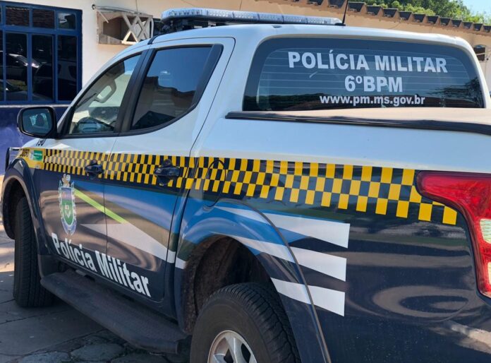 Rádio Patrulha prende condutor embriagado e sem CNH que causou acidente em Corumbá, e prende mulher com mandado de prisão