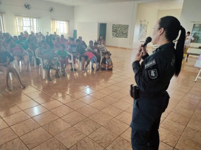 A convite do CREAS de Aral Moreira, Polícia Militar realiza palestra sobre o abuso e exploração sexual infantil