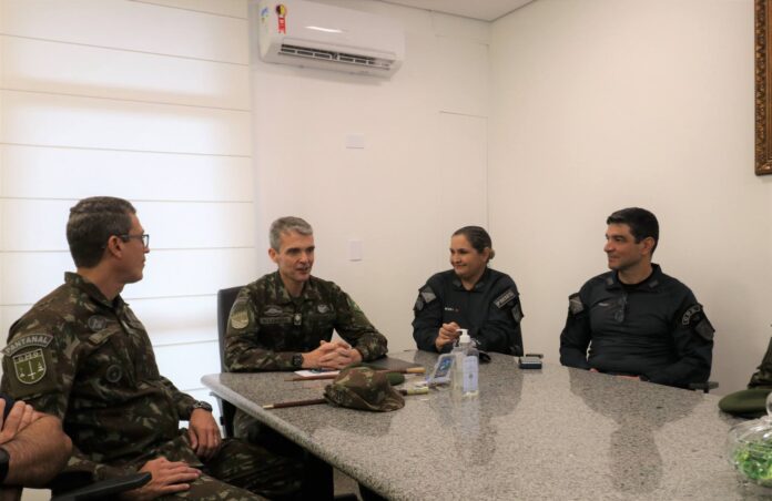 Comando Geral da PMMS recebe visita do General de Brigada do Exército Brasileiro