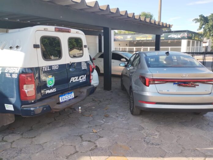 Equipe de Trânsito de Corumbá recupera veículo com registro de estelionato e prende dois homens por receptação