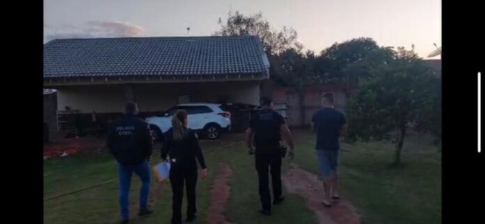 Durante cumprimento de mandado de busca e apreensão, Polícia Civil prende homem em flagrante por posse ilegal de arma de fogo