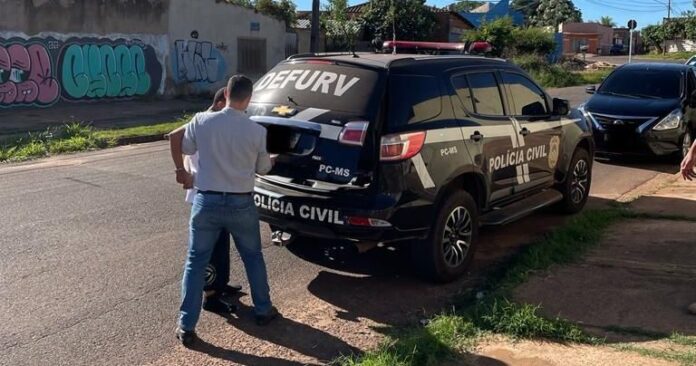 Membro de facção criminosa, foragido da justiça, é preso pela Polícia Civil em Campo Grande