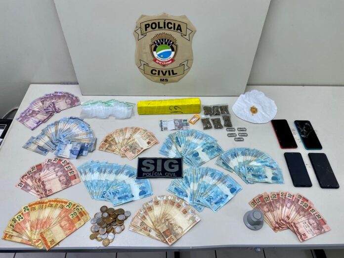 Polícia Civil deflagra operação “Baptismus” e prende dois homens em flagrante por tráfico qualificado, associação, corrupção ativa e fraude processual, em Naviraí