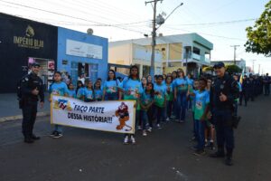 Polícia Militar através dos projetos sociais, participa do desfile cívico de aniversário de 35 anos de Sonora