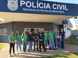 Alunos de escola estadual visitam Delegacia da Polícia Civil em Brasilândia em ação de aproximação e orientação