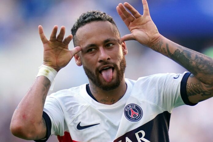 Neymar ainda com a camisa do PSG