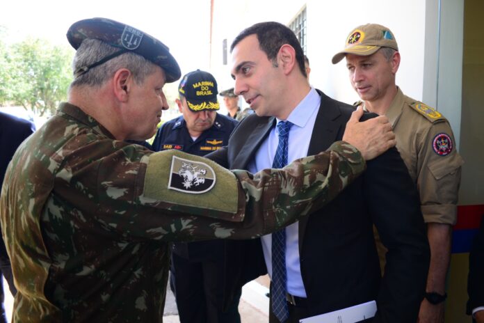 Delegado-Geral da Polícia Civil prestigia Autoridades da Defesa Nacional no evento sobre o Programa SISFRON em Campo Grande