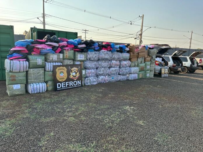 Polícia Civil apreende três carros com produtos contrabandeados, em Ponta Porã