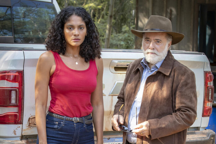 Aline (Barbara Reis) e Antônio (Tony Ramos) em Terra e Paixão