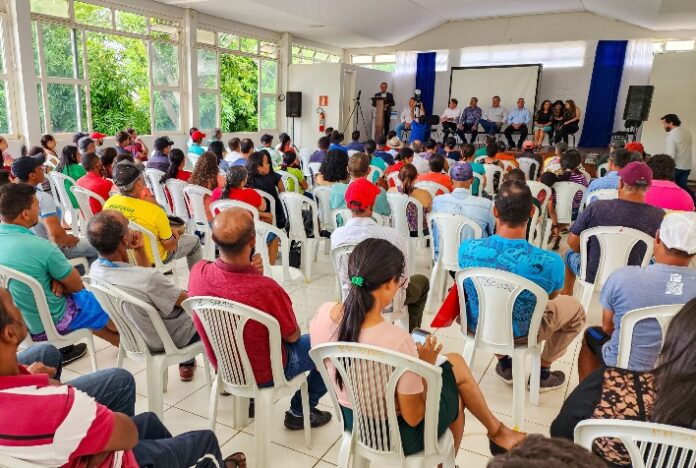 Governo de Minas entrega 198 títulos de propriedade rural no Norte do estado