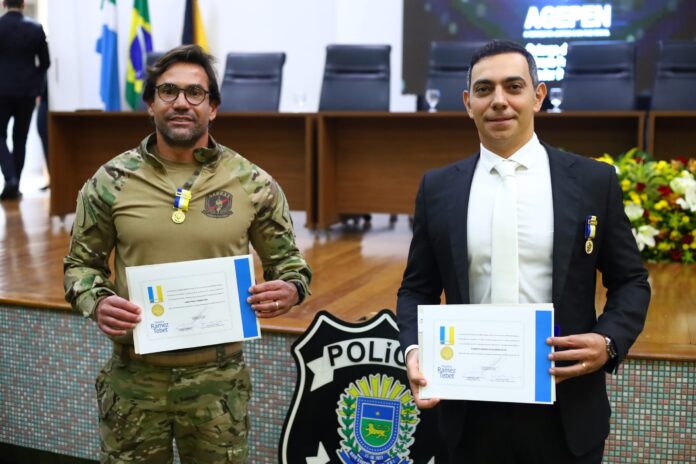 Delegado-Geral Polícia Civil e Delegado Titular do GARRAS são agraciados com a Medalha Patrono Penitenciário “Senador Ramez Tebet” em Campo Grande