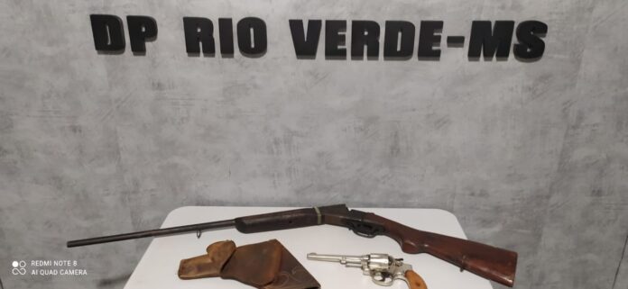 Polícia Civil apreende armas de autor de violência doméstica em Rio Verde