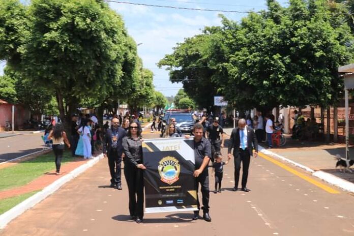 Polícia Civil participam do desfile do aniversário de 60 anos de Jateí e emocionam o público presente