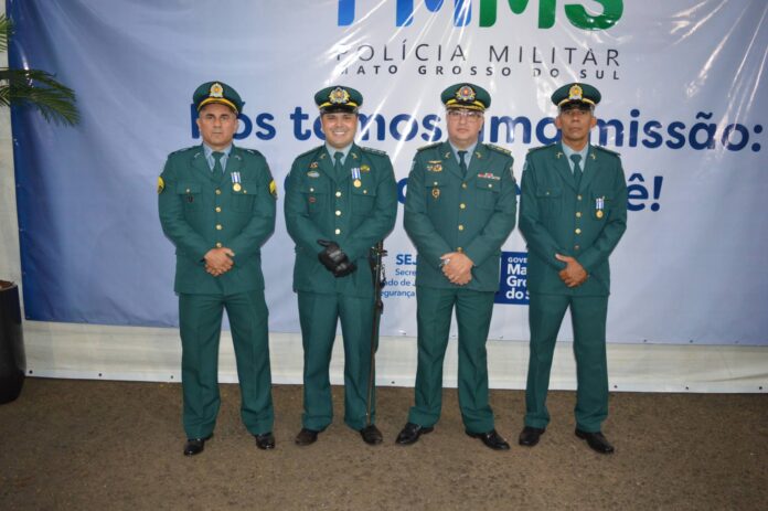 Militares do 5° BPM e comandante do 47 BI de Coxim recebem Medalha Tiradentes em Campo Grande