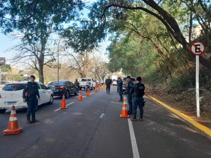 BPMTran da PMMS realiza blitz para capacitação e atualização de policiais militares como agentes de trânsito em Campo Grande