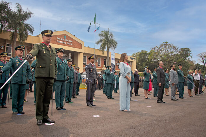 189 anos da PMMS é comemorado com entrega de medalhas do Mérito e Insígnia do Mérito Policial-Militar a civis e militares