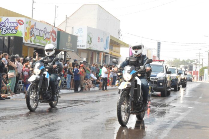 Polícia Militar participa de desfile cívico de 7 de setembro em Coxim