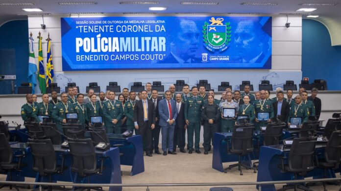 Policiais militares da PMMS são homenageados com Medalha Legislativa